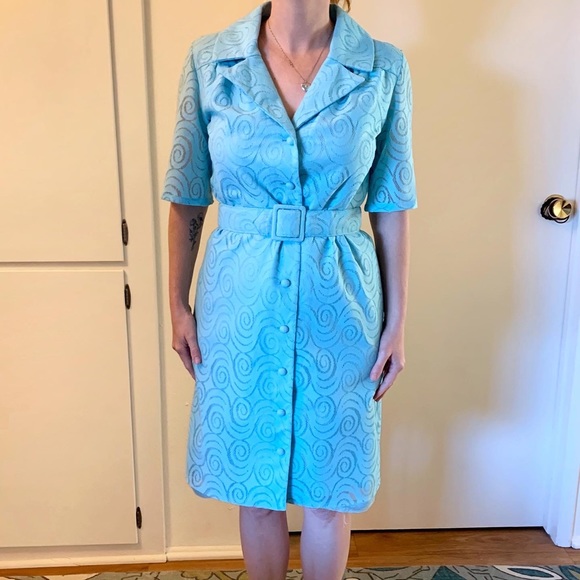 Vintage Dresses & Skirts - Vintage Lace 1960s House Dress with Belt